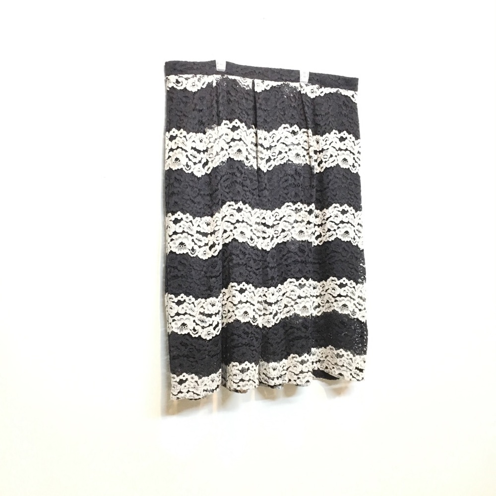 Who What Where Lace Strippe Black/ White Skirt 16W